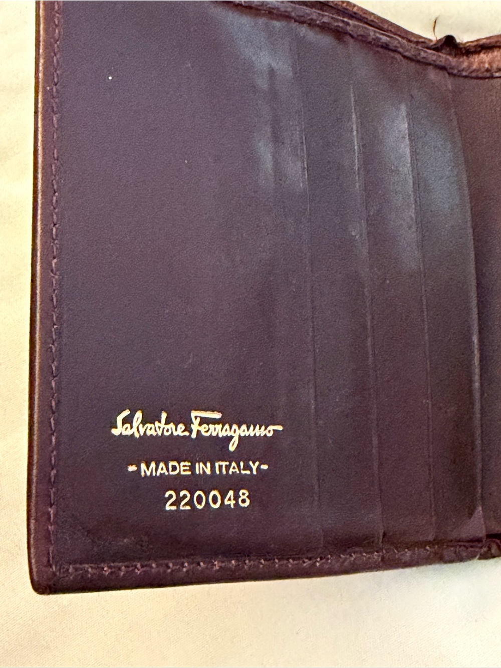 Vintage Salvatore Ferragamo Gancini Leather Tri-Fold Wallet 220048 Burgundy Plum - Picture 5 of 11